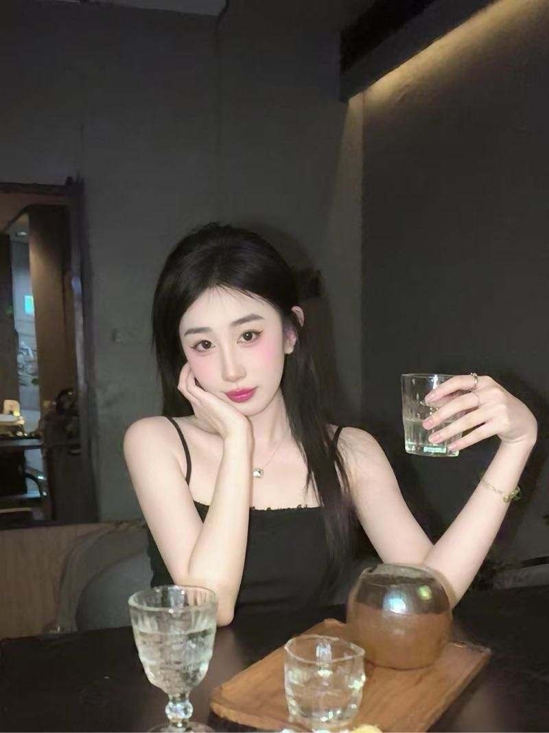 大连凯乐 大连极品兼职网红 04 172 C 可纯可御 温柔甜美 高颜值高情商女友般的体验感 - Photo 1 - 大连 Call Girl