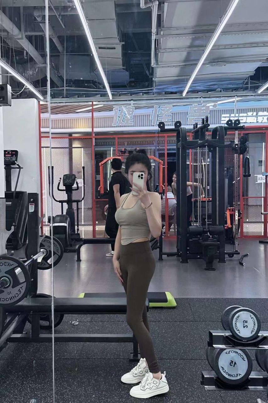 ID: 7061 - 广州 Call Girl