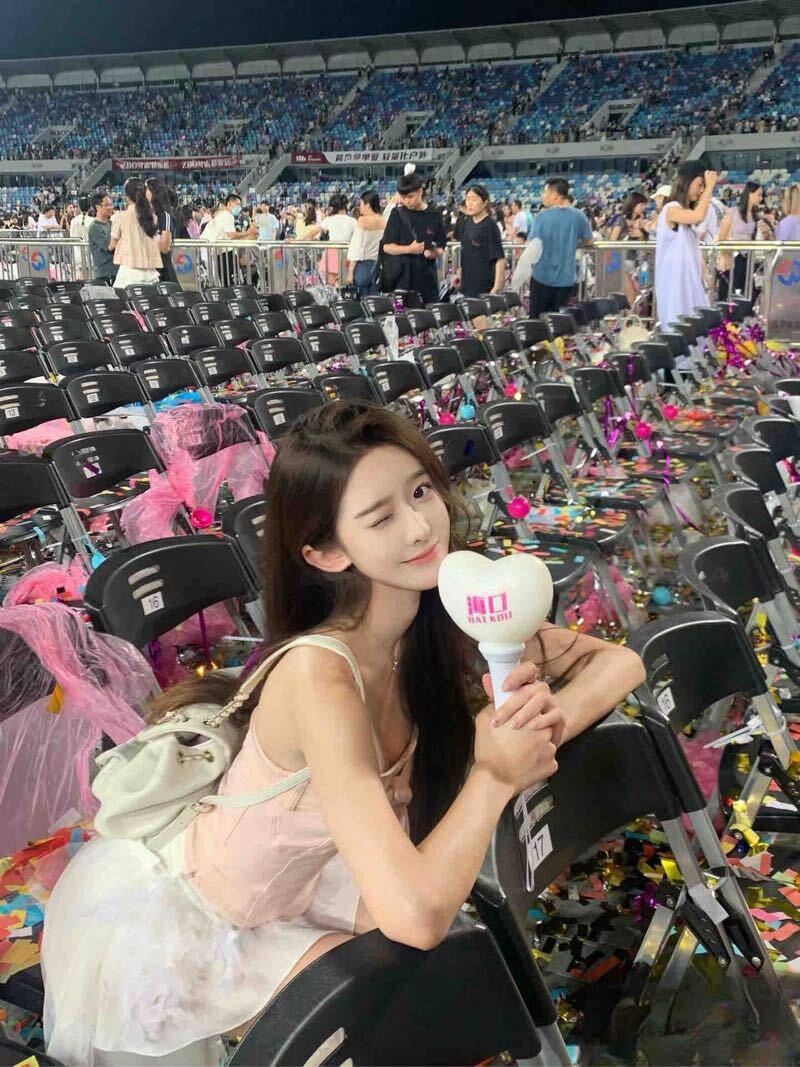 左左 - 深圳 Call Girl